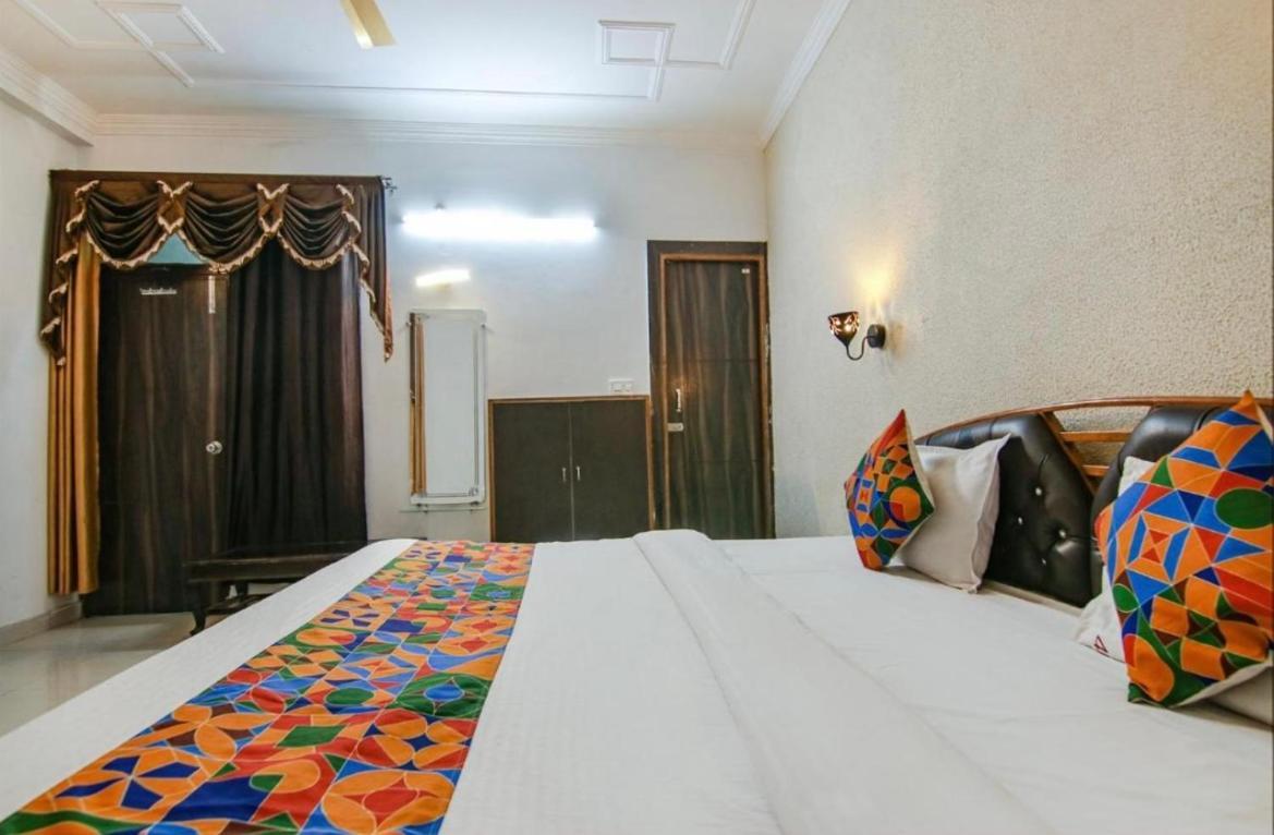 The For You Hotel & Restaurant Rishikesh Exterior photo