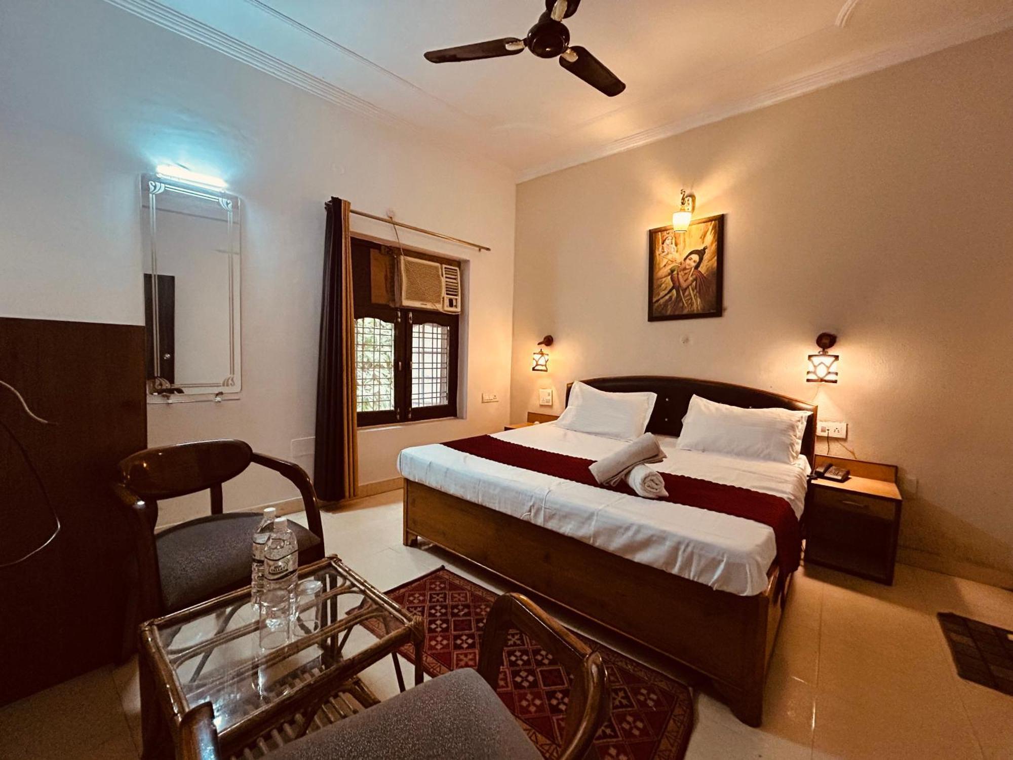 The For You Hotel & Restaurant Rishikesh Exterior photo