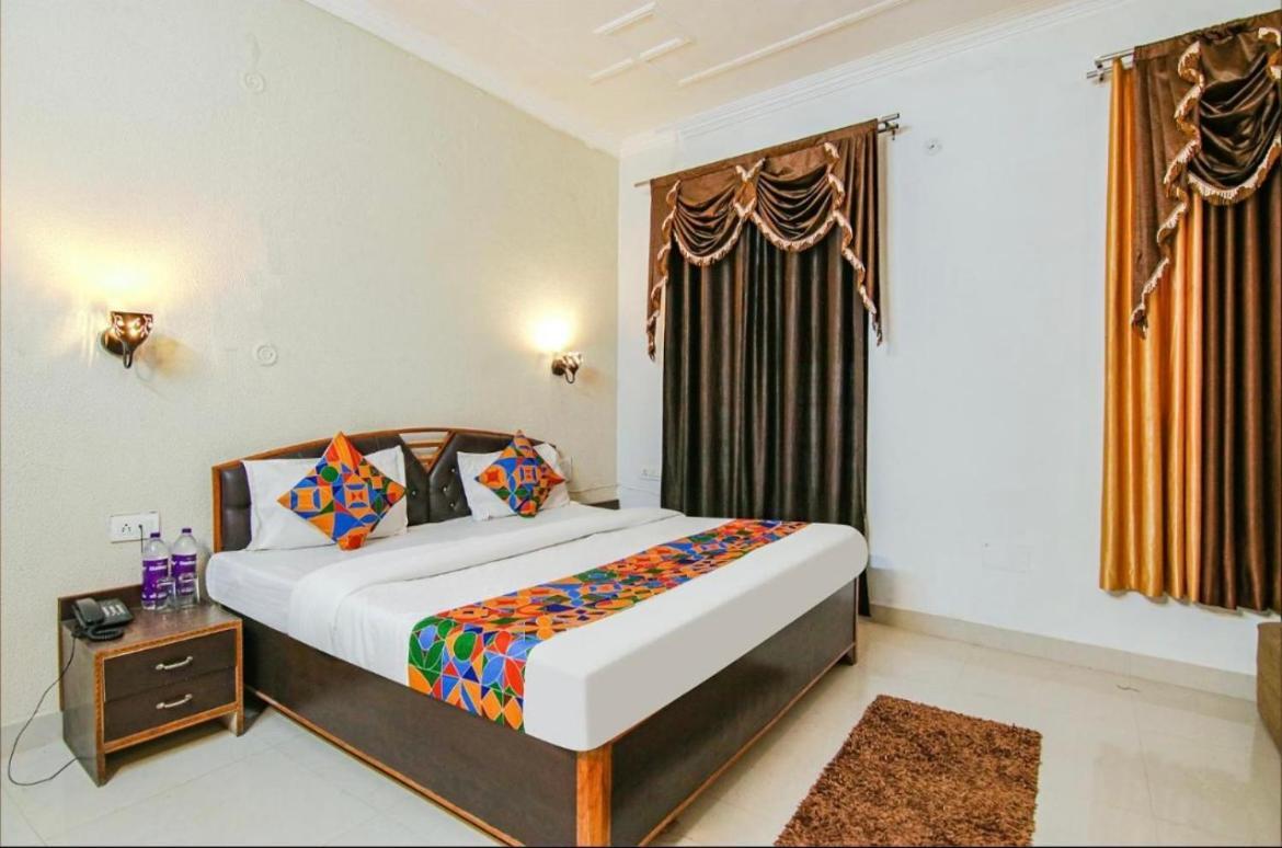 The For You Hotel & Restaurant Rishikesh Exterior photo