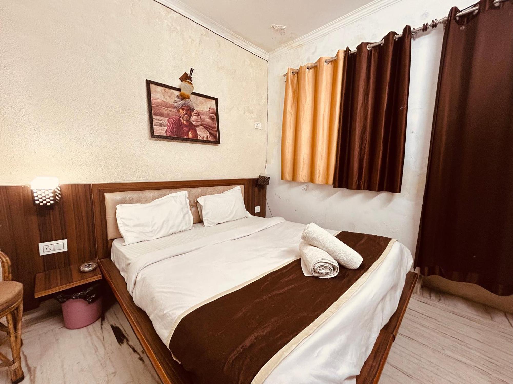 The For You Hotel & Restaurant Rishikesh Exterior photo