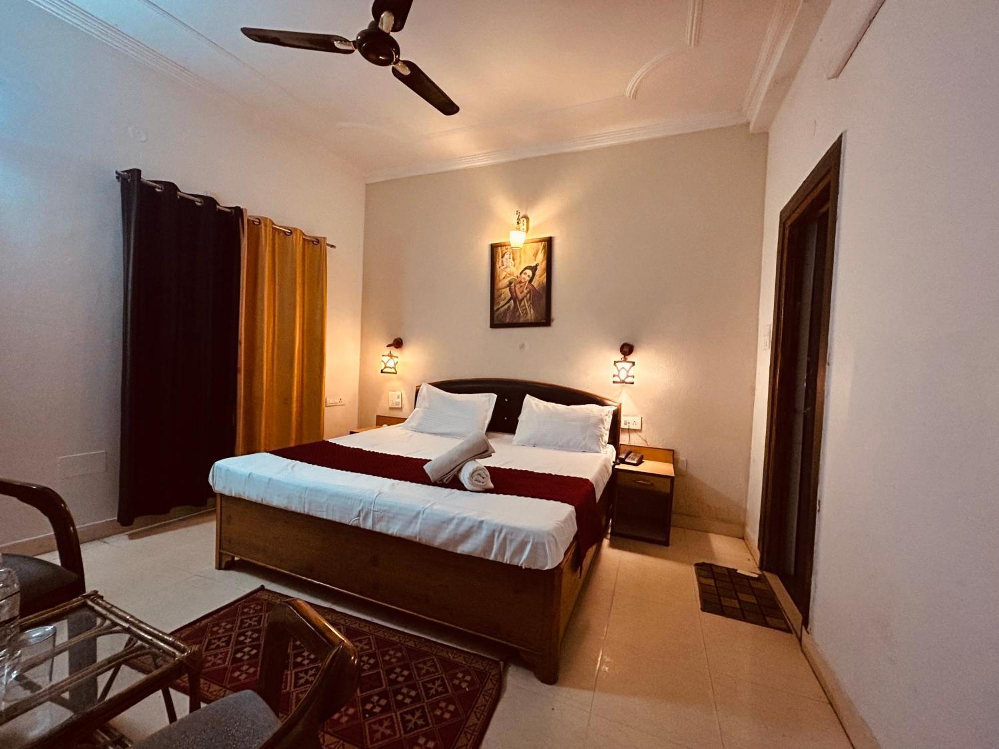 The For You Hotel & Restaurant Rishikesh Exterior photo