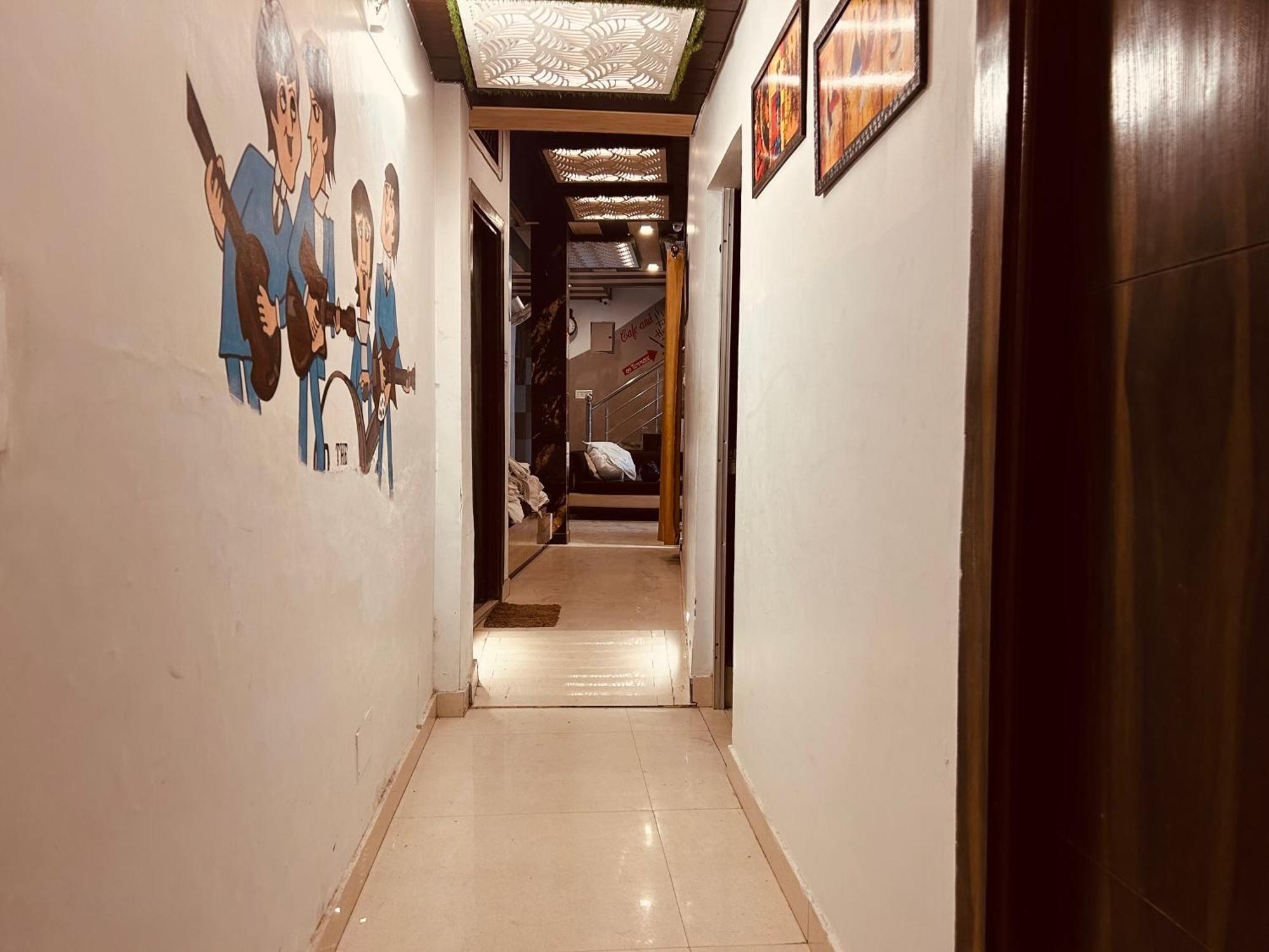 The For You Hotel & Restaurant Rishikesh Exterior photo